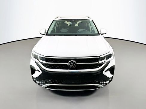 Used 2023 Volkswagen Taos SEL AWD/4WD image 2