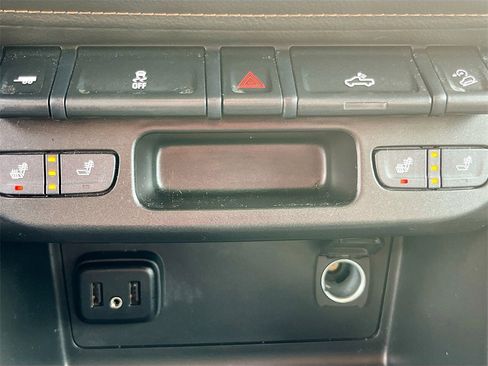 Used 2022 GMC Canyon AT4 image 19