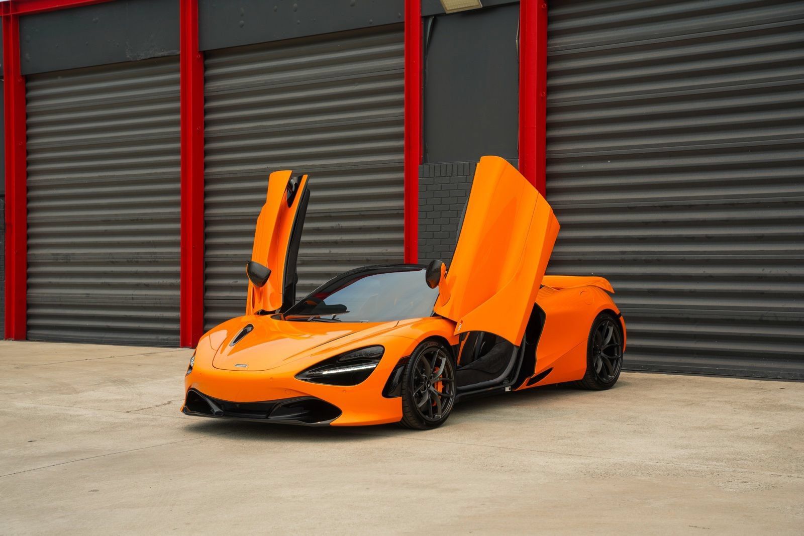 Used 2022 McLaren 720S Performance RWD image 1