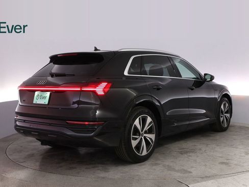 Used 2024 Audi Q8 e-tron Premium Plus w/ Premium Plus Package AWD/4WD image 3