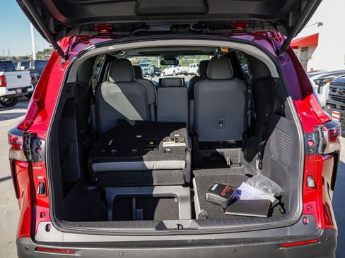 New 2026 Toyota Sienna XLE image 13