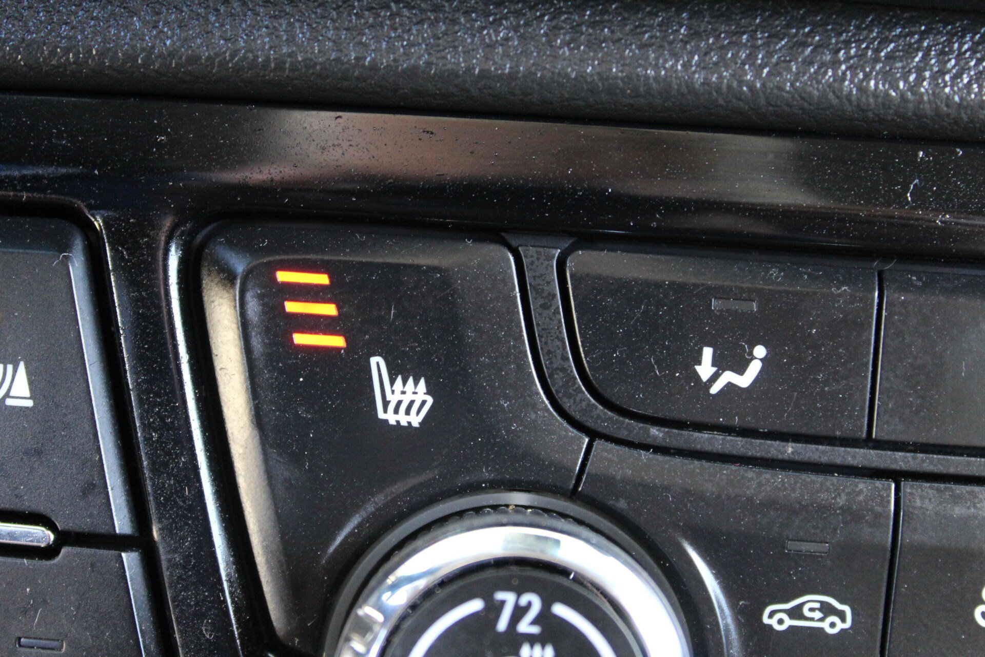 Used 2019 Buick Encore Essence w/ Safety Package II AWD/4WD image 43