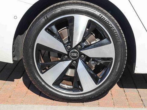 Used 2025 Audi A5 2.0T Premium AWD/4WD image 9