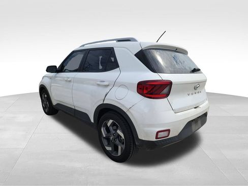 Used 2024 Hyundai Venue SEL FWD image 5