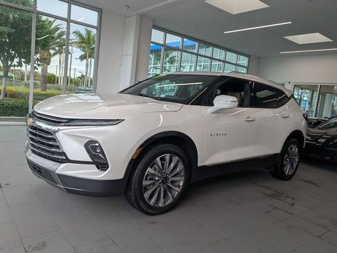 Certified 2023 Chevrolet Blazer Premier w/ Driver Confidence II Package image 3