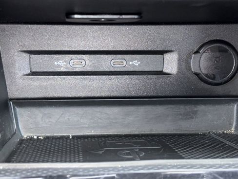 Used 2024 Volkswagen Taos SE image 15