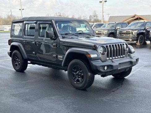 Used 2018 Jeep Wrangler Unlimited Sport AWD/4WD image 2