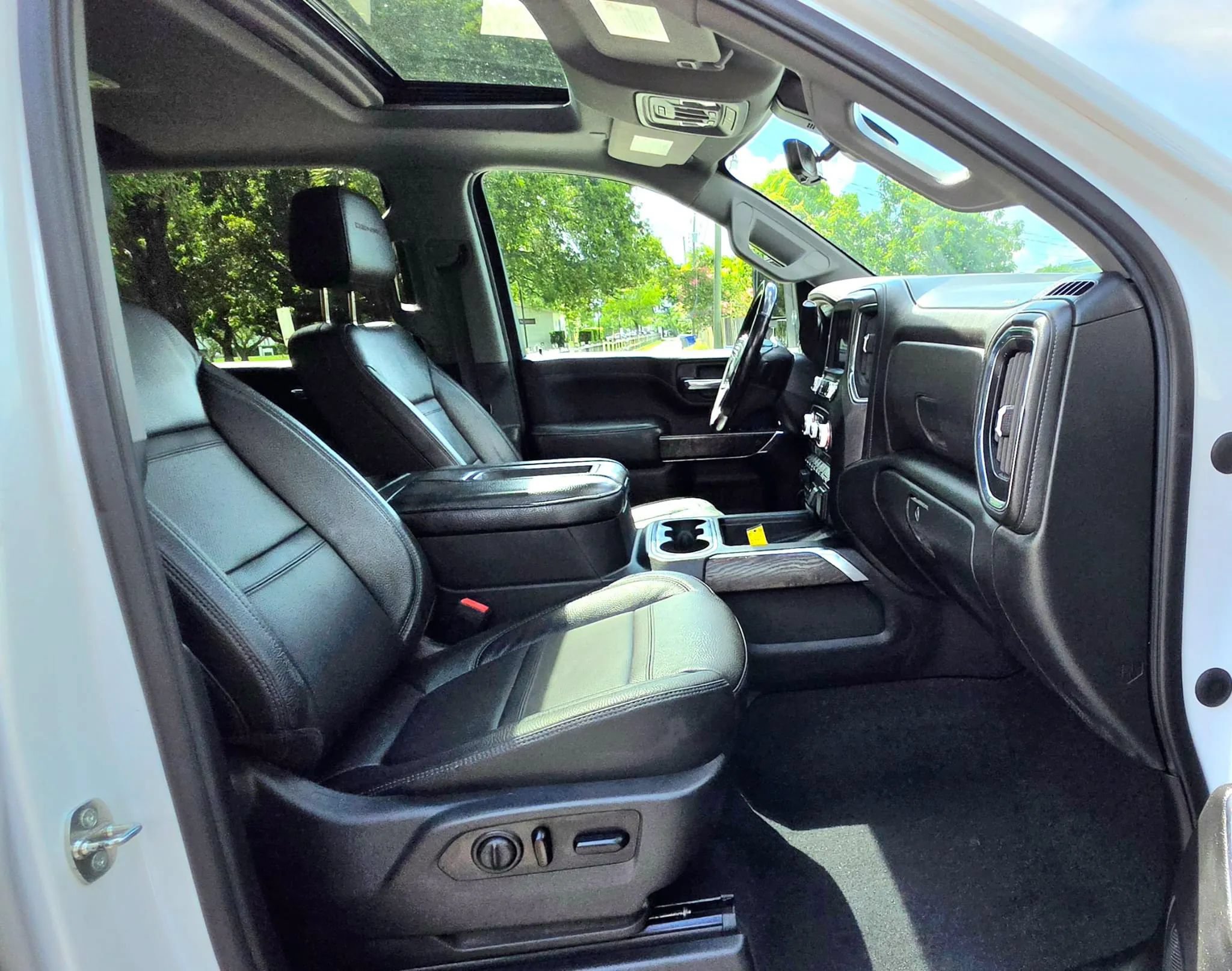 Used 2020 GMC Sierra 3500 Denali w/ Denali Ultimate Package AWD/4WD image 5