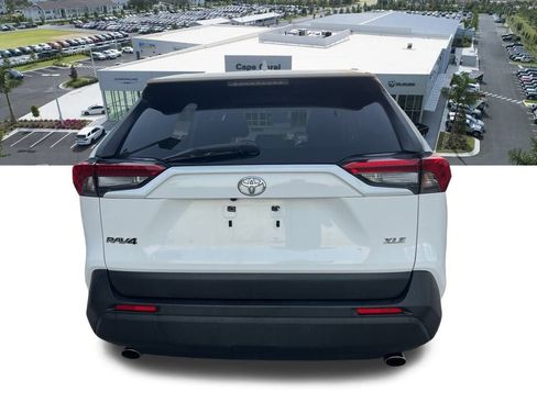Used 2019 Toyota RAV4 XLE image 6
