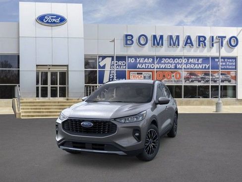 New 2026 Ford Escape SE image 2