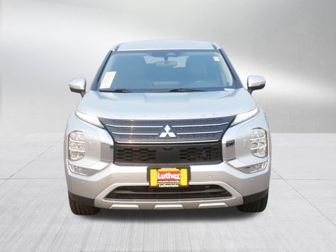 Used 2022 Mitsubishi Outlander SE AWD/4WD image 2