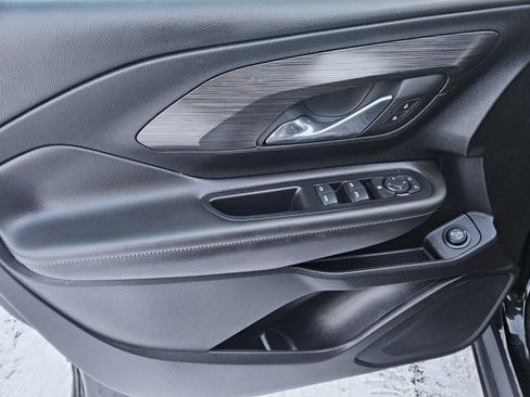 Certified 2022 GMC Terrain SLE w/ Driver Convenience Package image 18