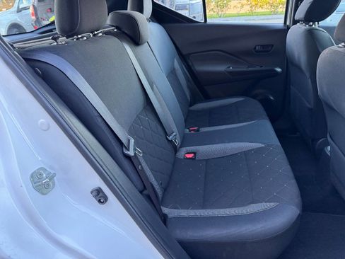 Used 2018 Nissan Kicks S image 15