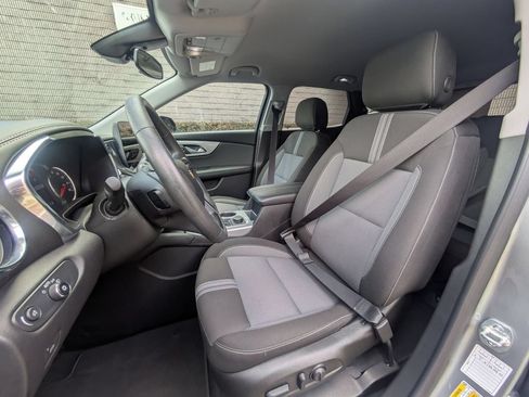Used 2025 Chevrolet Blazer LT FWD image 24