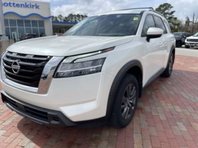 Used 2022 Nissan Pathfinder SV