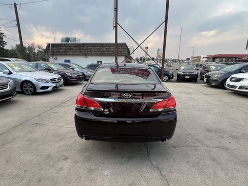 Used 2012 Toyota Avalon Limited FWD image 4