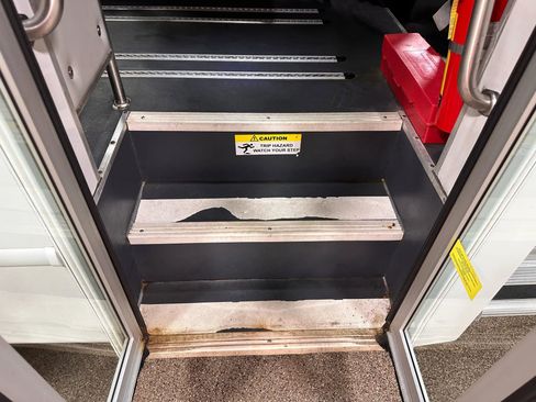 Used 2015 Ford E-350 and Econoline 350 Super Duty image 38