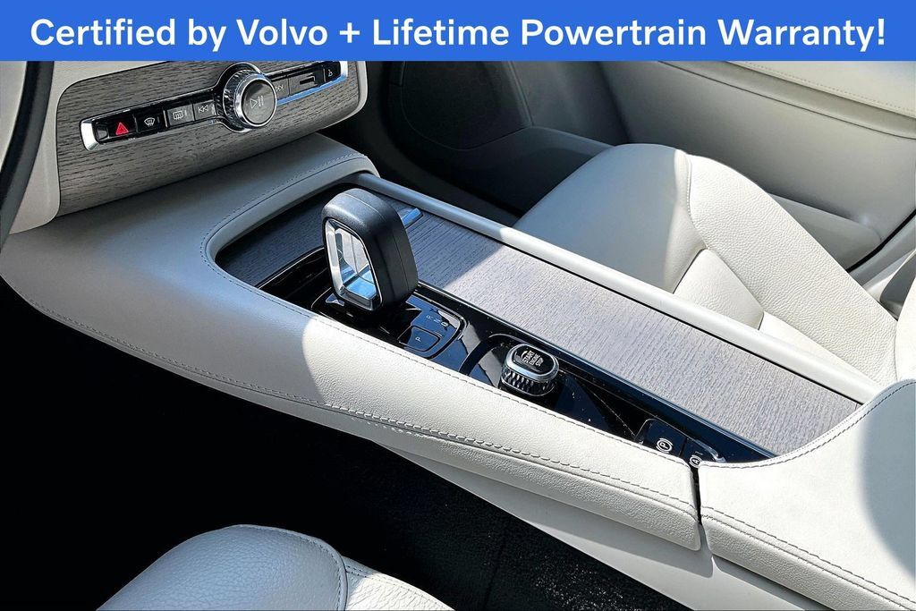 Used 2025 Volvo XC90 B6 Plus w/ Protection Package AWD/4WD image 19
