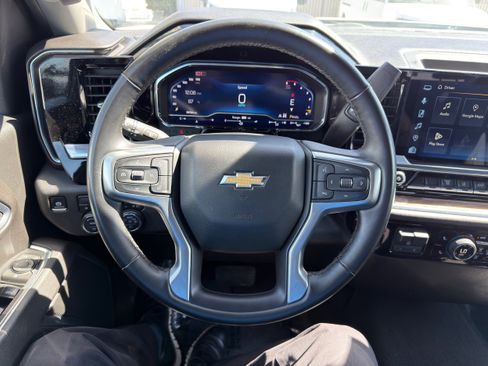 Used 2025 Chevrolet Silverado 2500 LT w/ Convenience Package AWD/4WD image 30