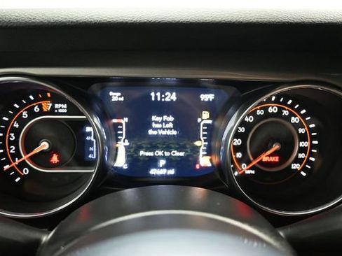 Used 2020 Jeep Gladiator Overland AWD/4WD image 19