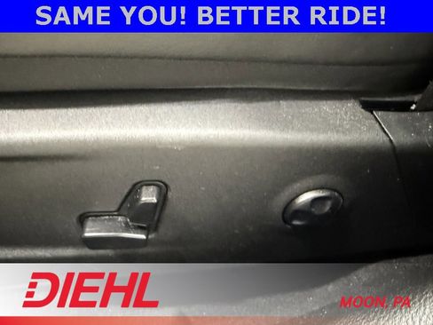 Used 2019 Dodge Charger SXT w/ Plus Group image 18