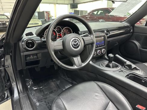 Used 2014 MAZDA MX-5 Miata Sport image 16