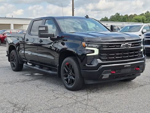 Used 2024 Chevrolet Silverado 1500 RST w/ Redline Edition AWD/4WD image 3