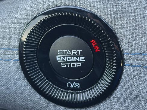 Used 2025 Jeep Compass Latitude w/ Convenience Group image 22