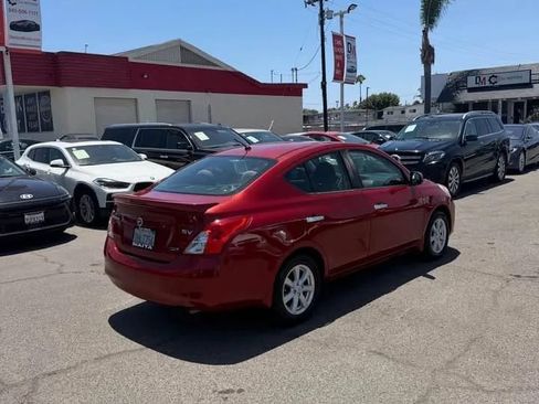 Used 2014 Nissan Versa SV w/ Convenience Package FWD image 4