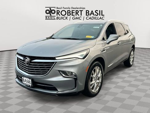 Used 2024 Buick Enclave Essence w/ Experience Buick Package AWD/4WD image 1