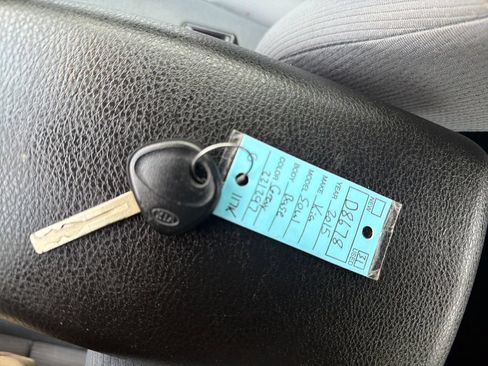 Used 2015 Toyota Corolla L FWD image 20
