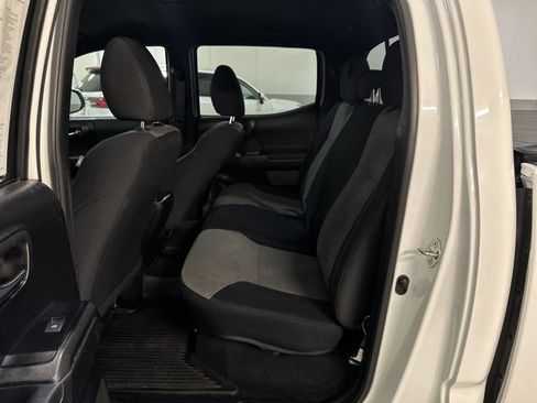 Used 2020 Toyota Tacoma TRD Off-Road image 21