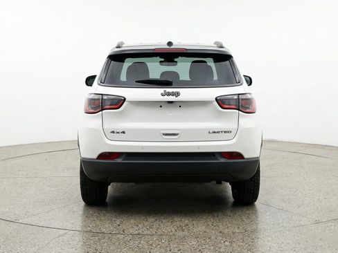 Used 2025 Jeep Compass Trailhawk image 7