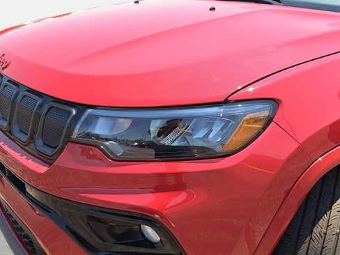 Certified 2022 Jeep Compass Limited AWD/4WD image 30