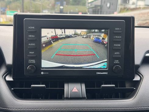 Used 2022 Toyota RAV4 XLE image 23