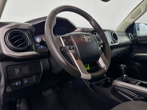 Used 2020 Toyota Tacoma SR5 image 21