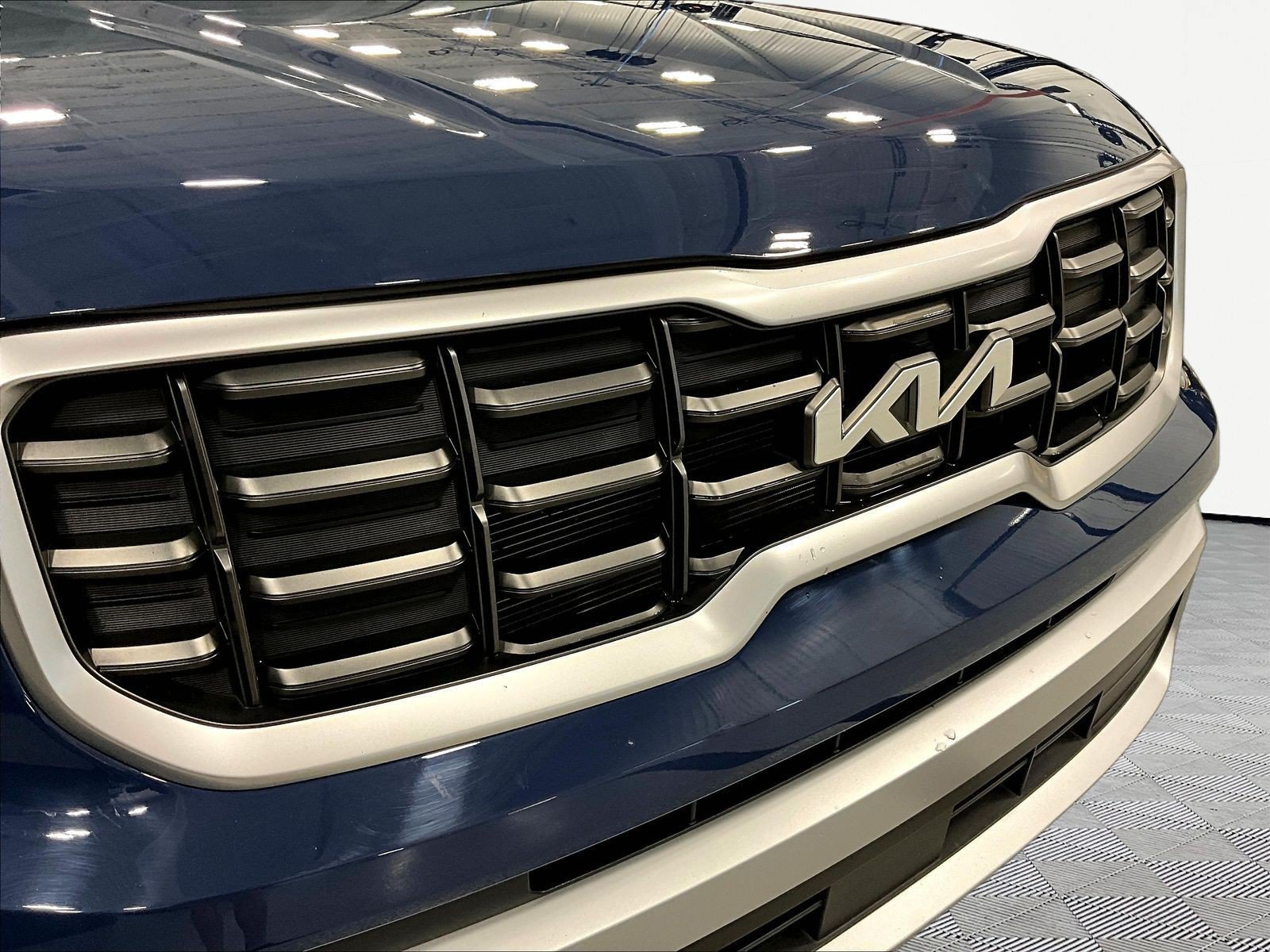 Used 2025 Kia Telluride S FWD image 34