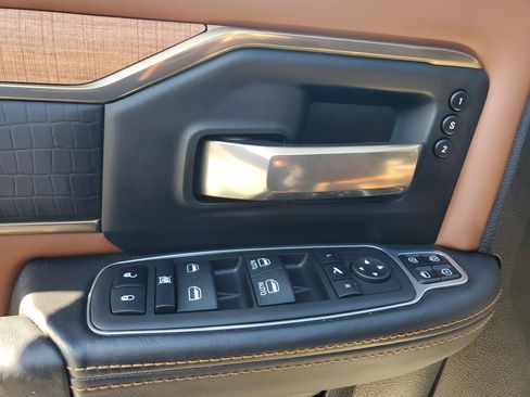 Used 2024 RAM 2500 Limited image 26