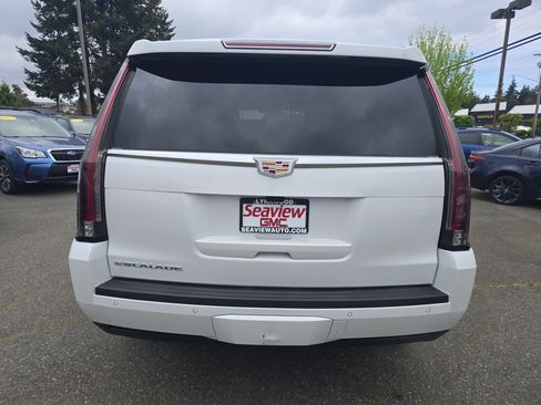 Used 2020 Cadillac Escalade Platinum AWD/4WD image 6