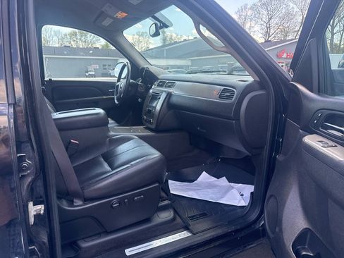 Used 2010 GMC Sierra 1500 SLT w/ All-Terrain Package AWD/4WD image 28