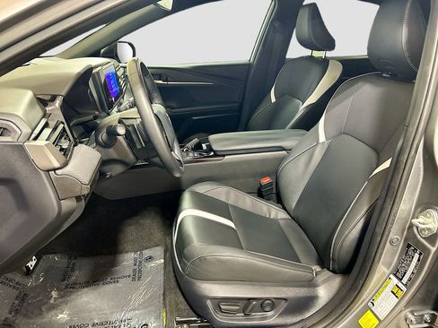 Used 2025 Toyota Camry SE w/ Convenience Package FWD image 17