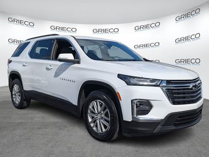 Used 2023 Chevrolet Traverse LT