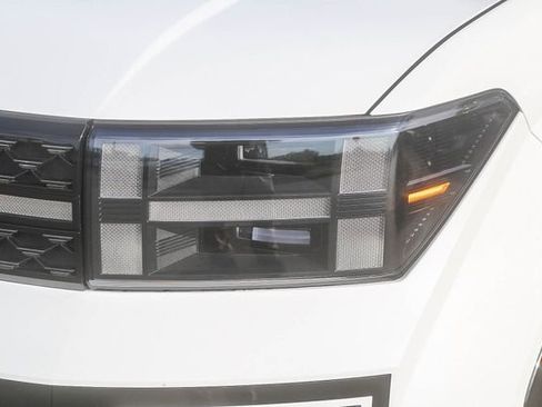 Used 2025 Hyundai Santa Fe Calligraphy FWD image 8