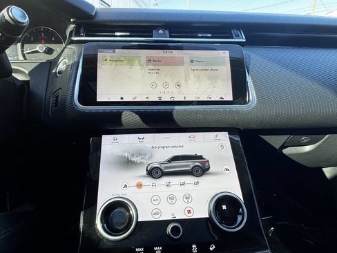 Used 2018 Land Rover Range Rover Velar S image 21