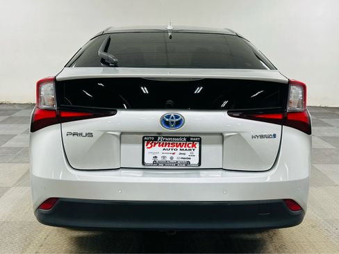Used 2019 Toyota Prius LE image 5