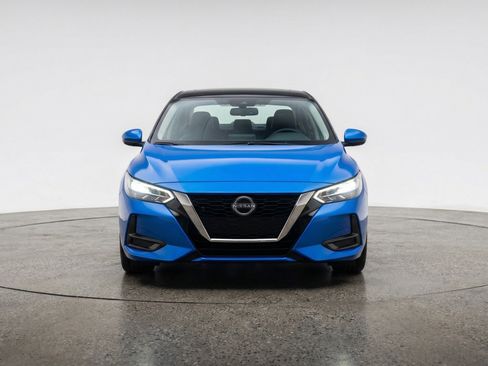 Used 2025 Nissan Sentra SV image 2