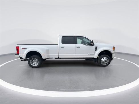 Certified 2017 Ford F450 Platinum w/ Platinum Ultimate Package image 8