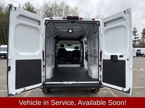 Used 2025 RAM ProMaster 2500 w/ Convenience Group image 12