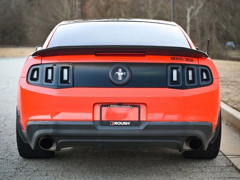 Used 2012 Ford Mustang Boss 302 w/ Boss 302 Accessory Pkg image 12