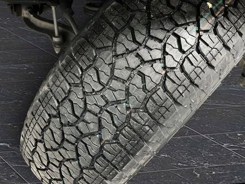 Used 2022 RAM 1500 Classic SLT image 32